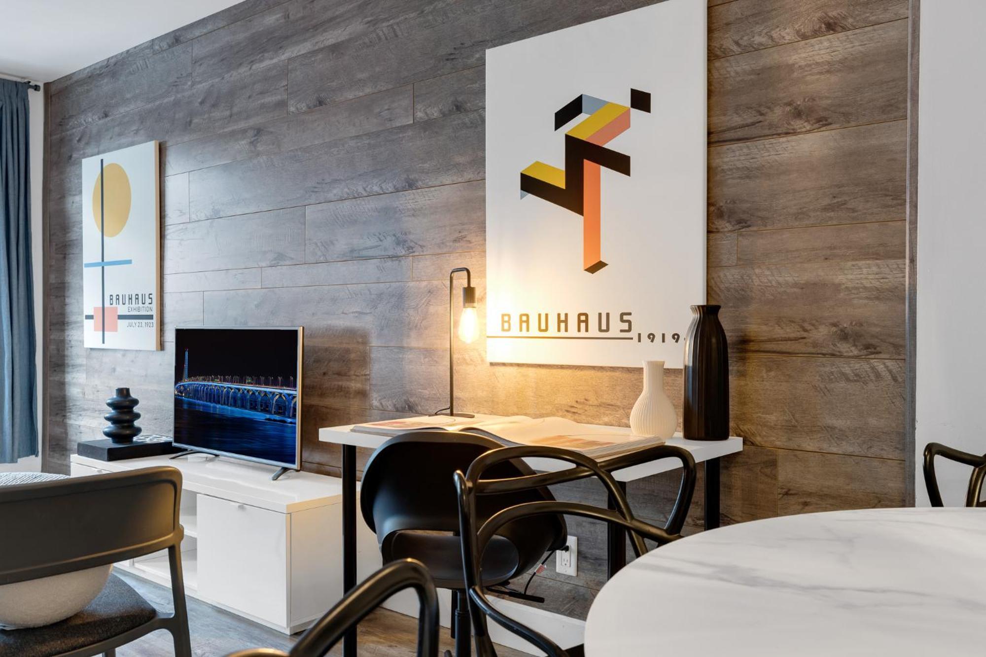 Liv Mtl Urban Aparthotel Монреал Екстериор снимка