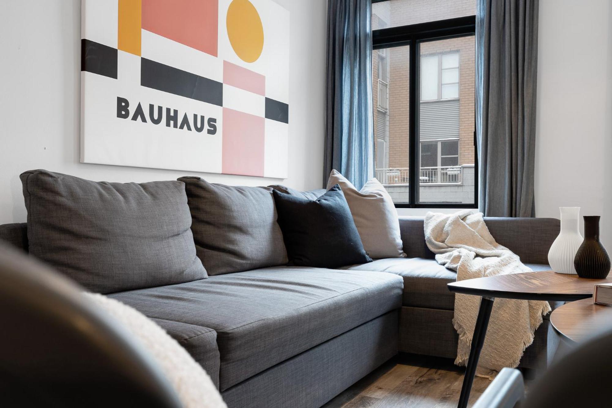 Liv Mtl Urban Aparthotel Монреал Екстериор снимка