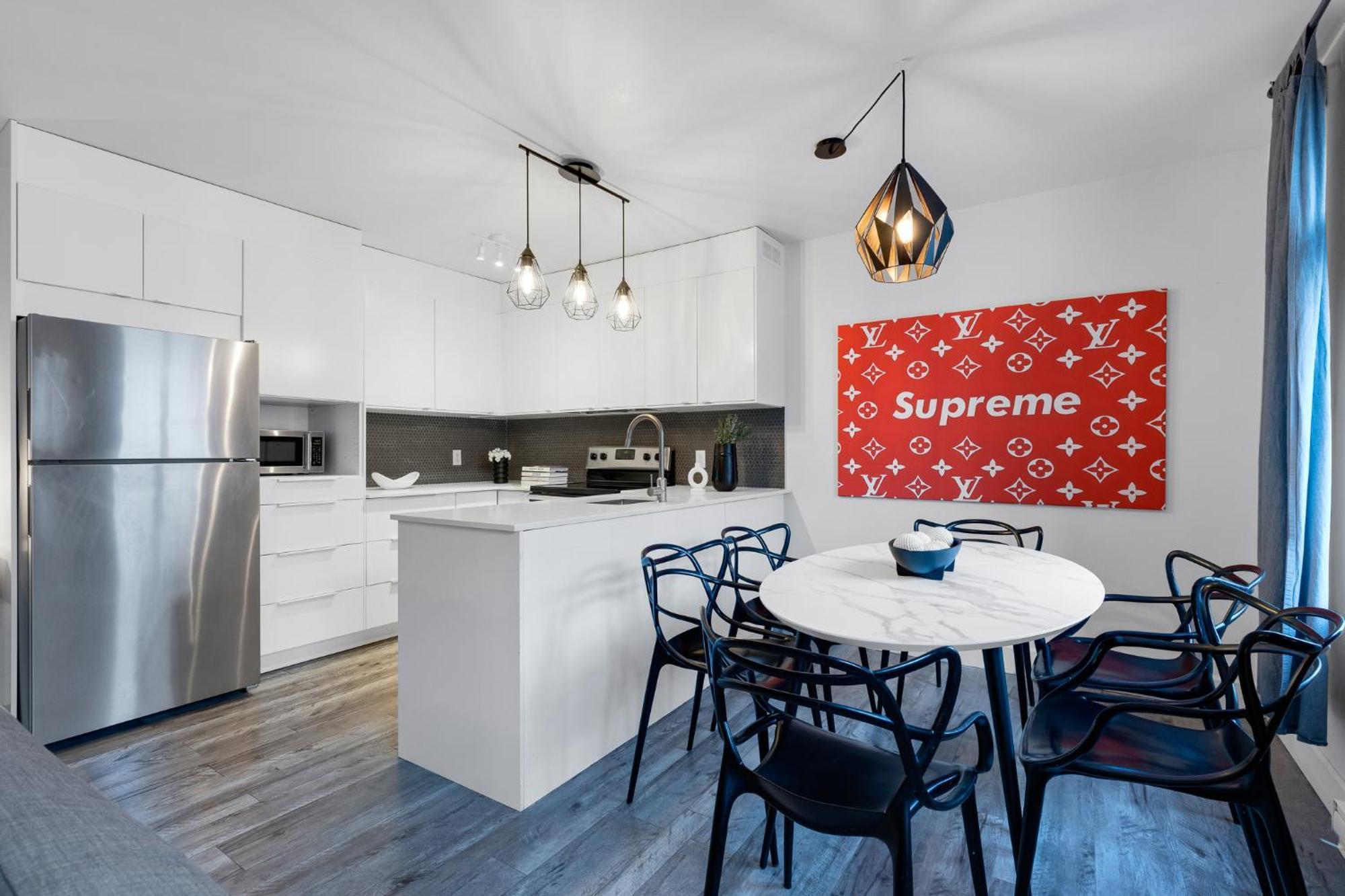 Liv Mtl Urban Aparthotel Монреал Екстериор снимка