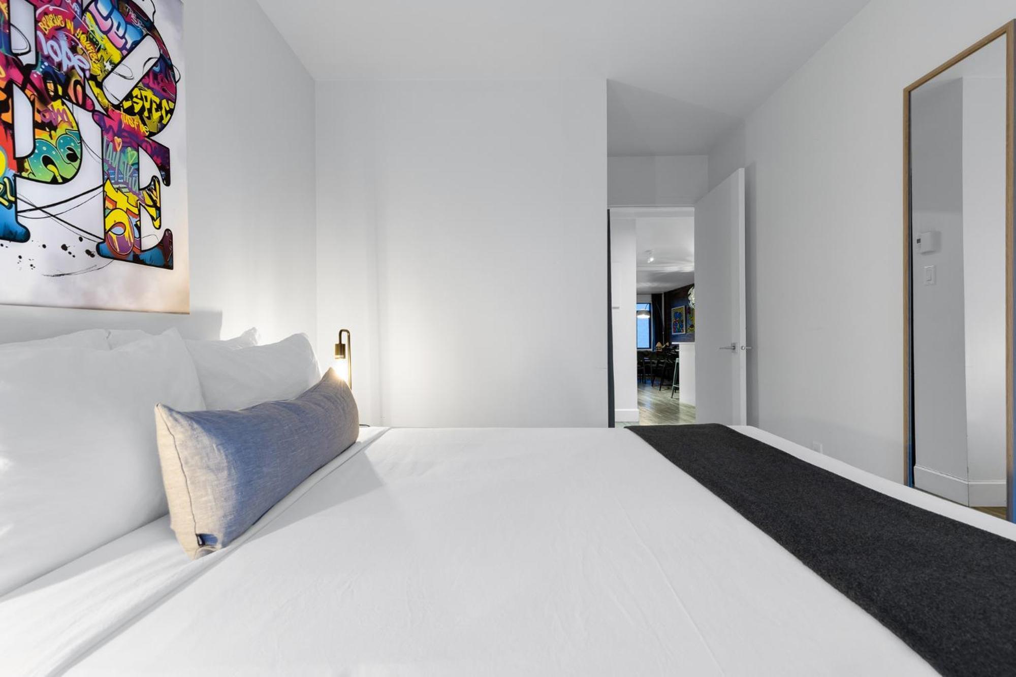 Liv Mtl Urban Aparthotel Монреал Екстериор снимка