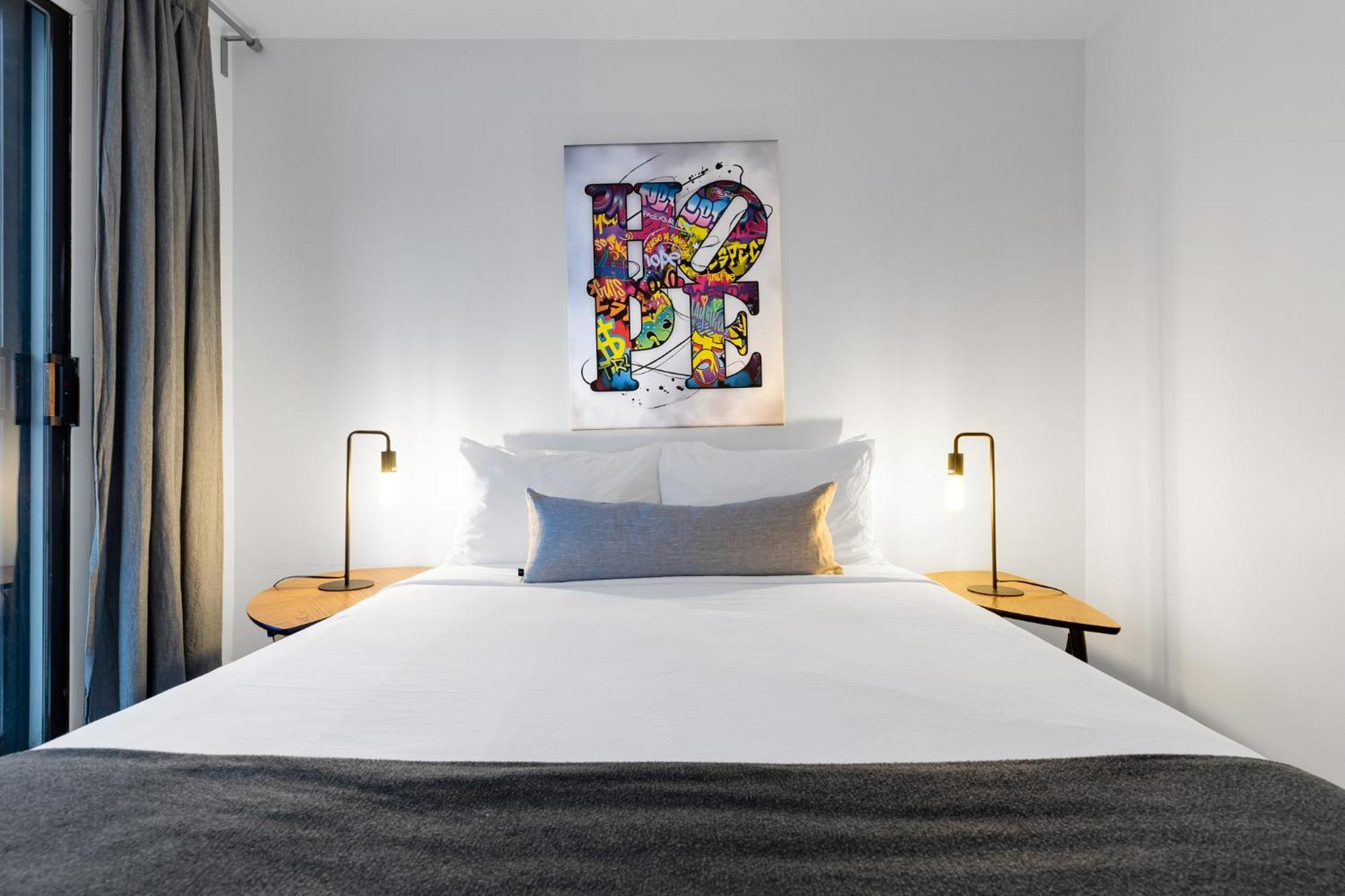 Liv Mtl Urban Aparthotel Монреал Екстериор снимка