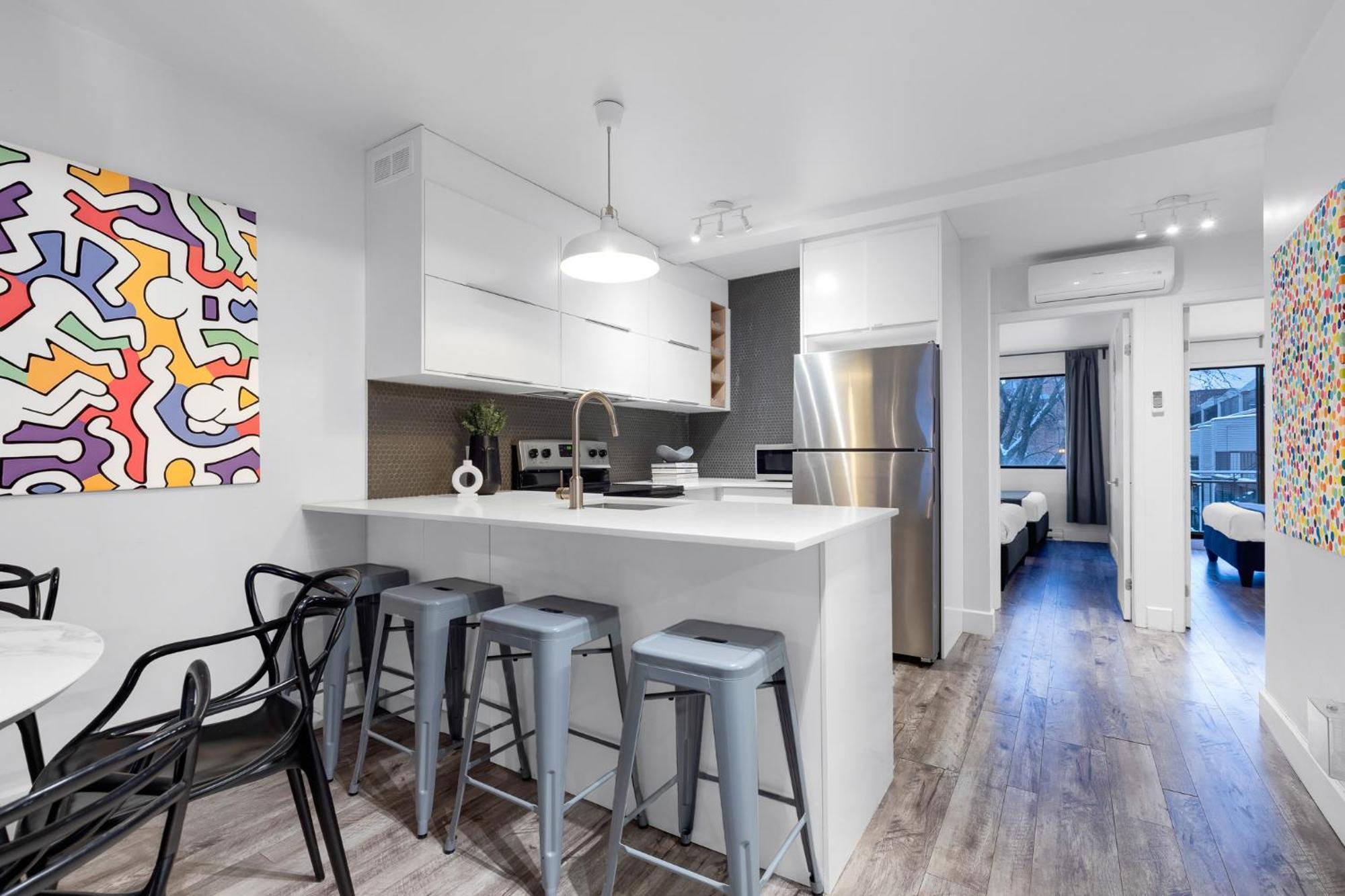 Liv Mtl Urban Aparthotel Монреал Екстериор снимка