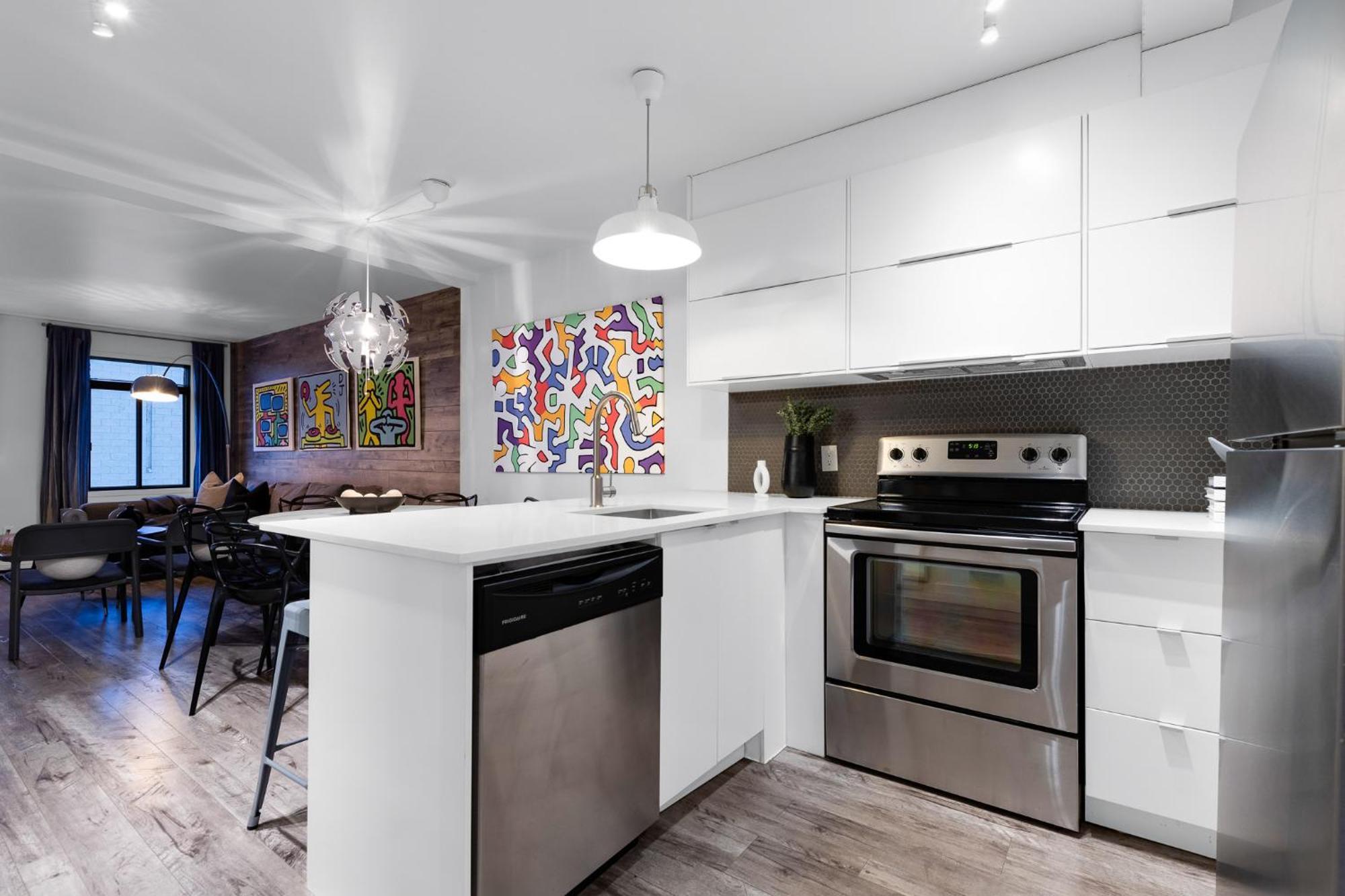 Liv Mtl Urban Aparthotel Монреал Екстериор снимка