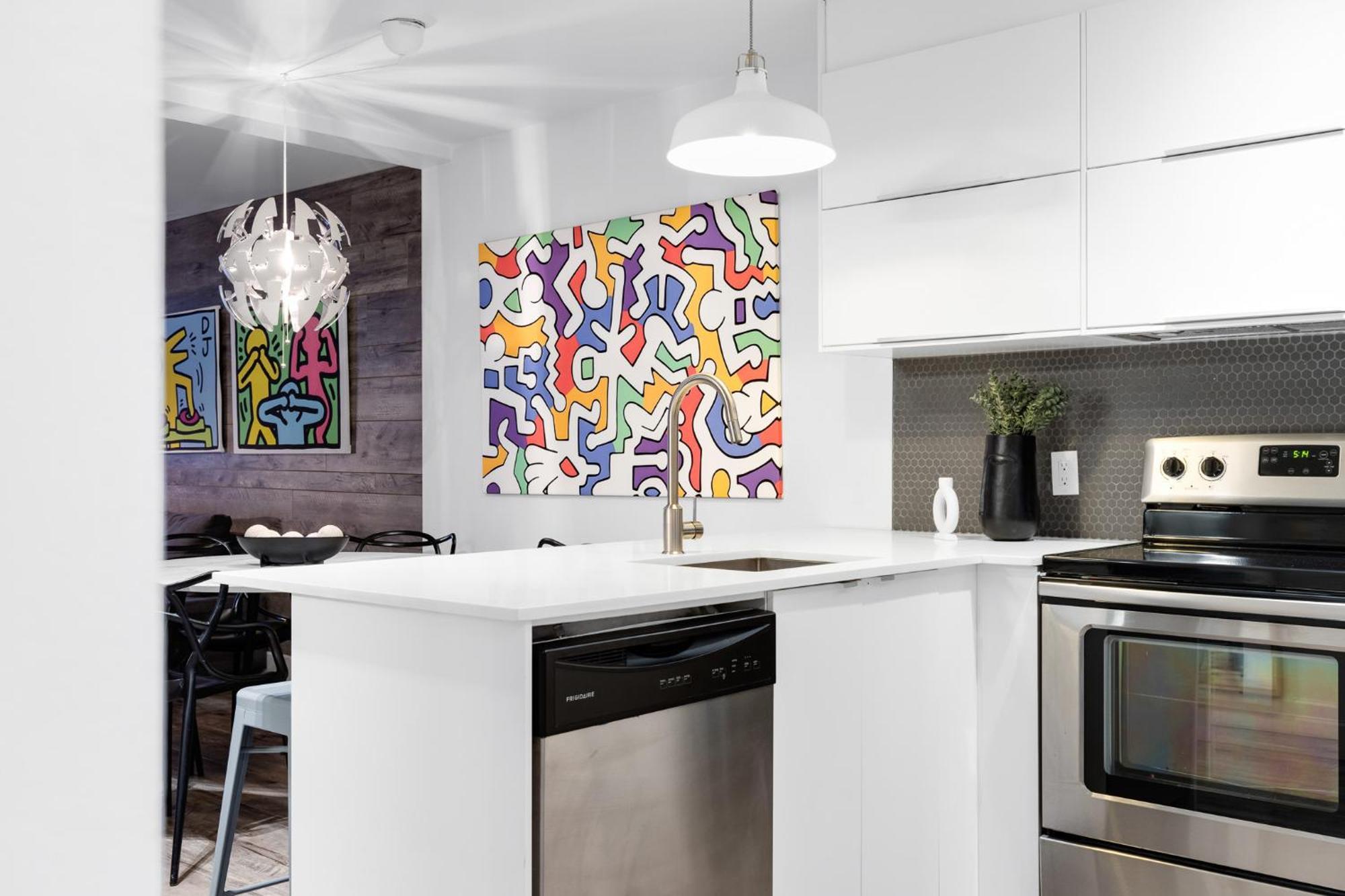 Liv Mtl Urban Aparthotel Монреал Екстериор снимка