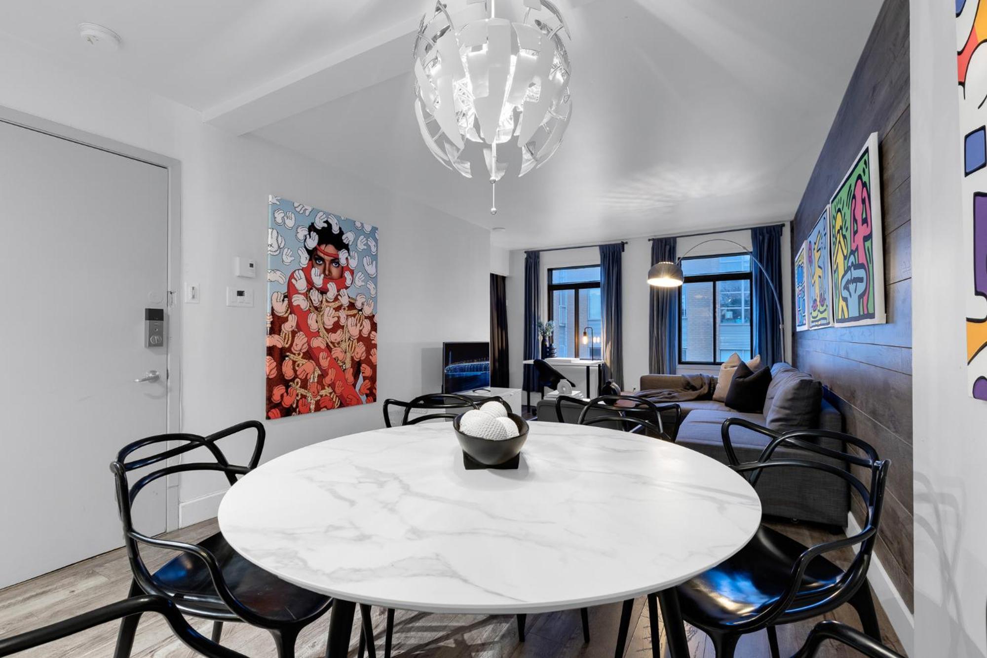 Liv Mtl Urban Aparthotel Монреал Екстериор снимка