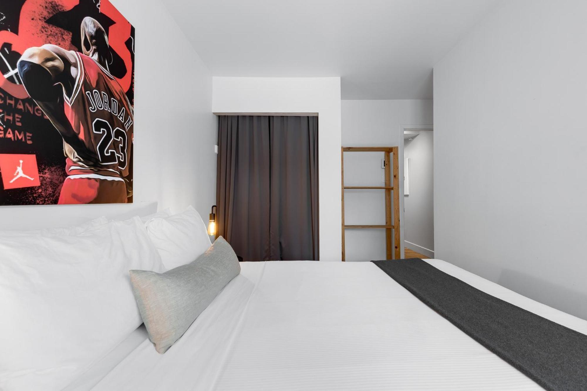 Liv Mtl Urban Aparthotel Монреал Екстериор снимка